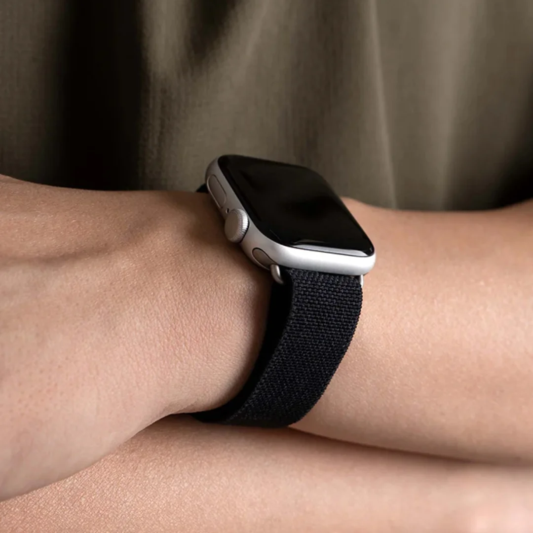 Black | Apple Watch Milanese Magnetic Loop Strap | Stainless Steel Band | 42mm / 44mm / 45mm - Image 3